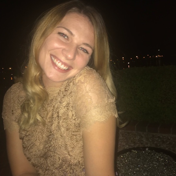 Meet your Posher, Hannah - Picture 1 of 1